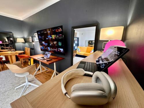 Beauty 2 Wifi 1 Gbs Tv'80 Netflix Hbo Disney — 4-Star Luxury Hotel in Warsaw, Poland