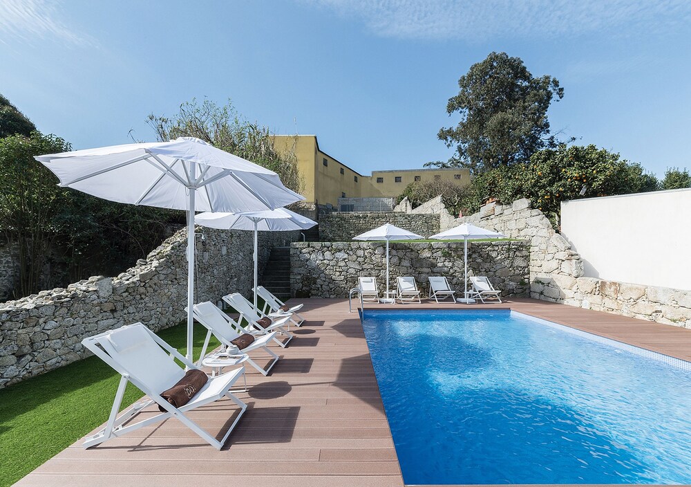 UMA Santa Catarina Pool & Fitness — 4-Star Luxury Hotel in Porto, Portugal
