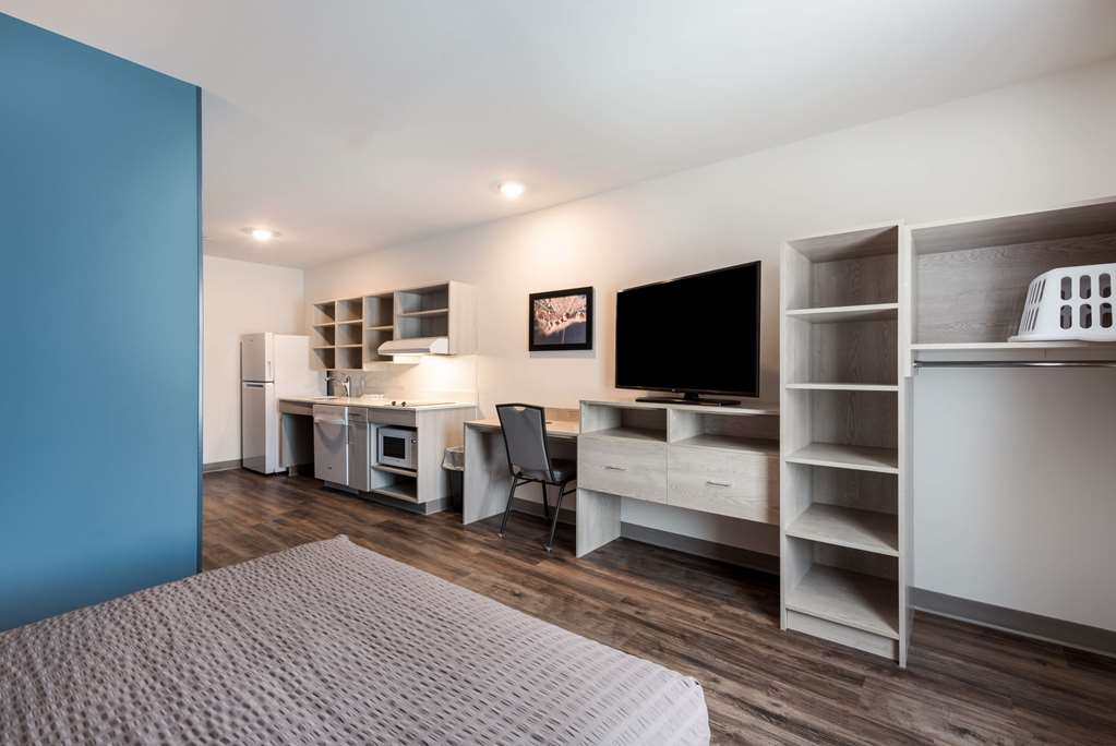 WoodSpring Suites Greensboro High Point North - photo 13