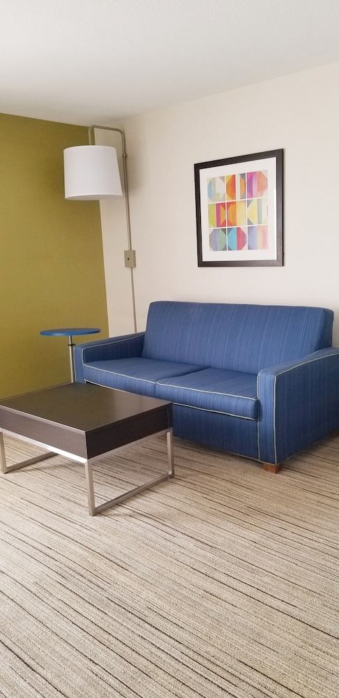 Holiday Inn Express & Suites Troy by IHG - photo 8