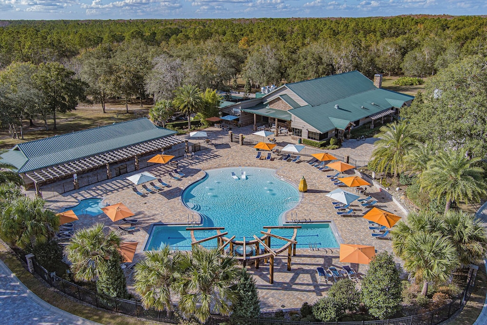 Black Prong Resort - carbon neutral hotel in Bronson