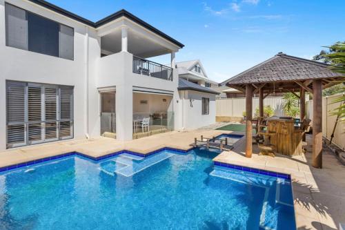 By The Sea Retreat Burns Beach — hotel in Kinross