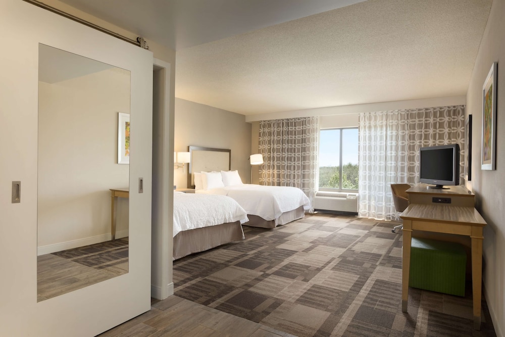 Hampton Inn & Suites Largo - photo 8