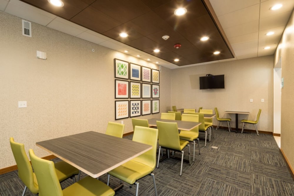 Holiday Inn Express & Suites Michigan City by IHG - photo 25