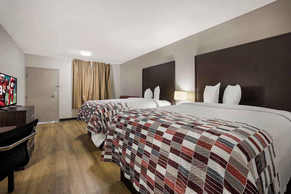 Red Roof Inn & Suites Statesboro University - photo 20