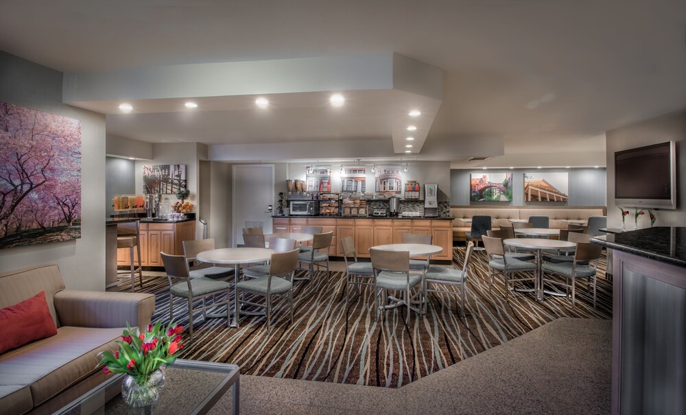Georgetown Suites Harbour - photo 4