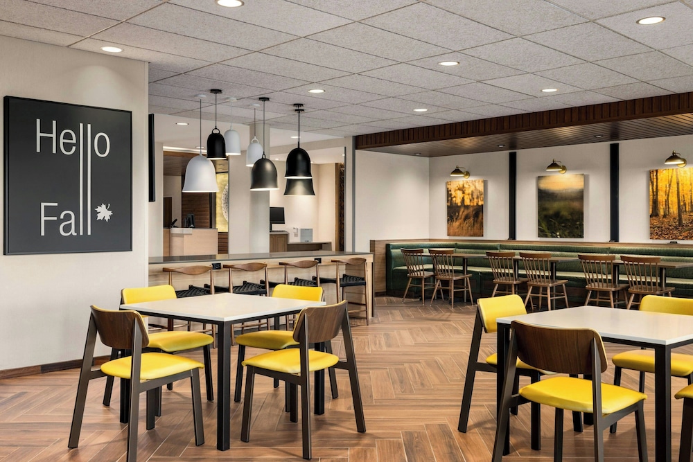 Fairfield by Marriott Inn & Suites Bethlehem PA - photo 9