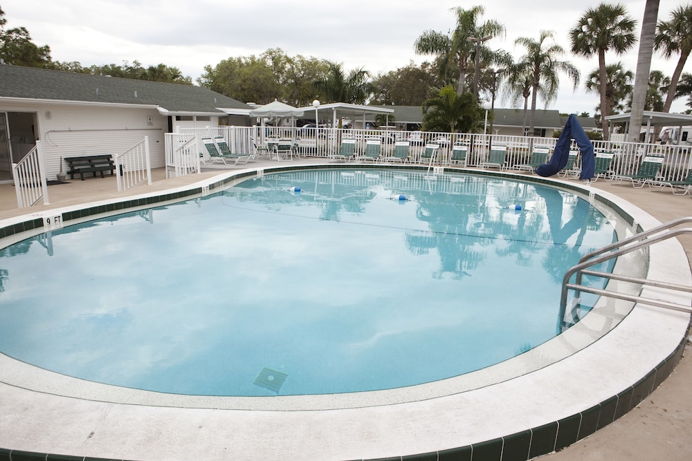 Groves RV Resort - photo 11