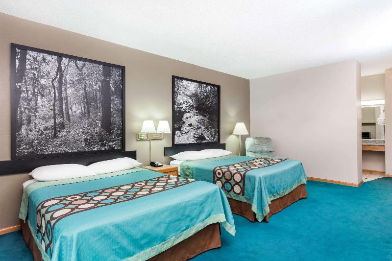 Super 8 by Wyndham Platteville - photo 13