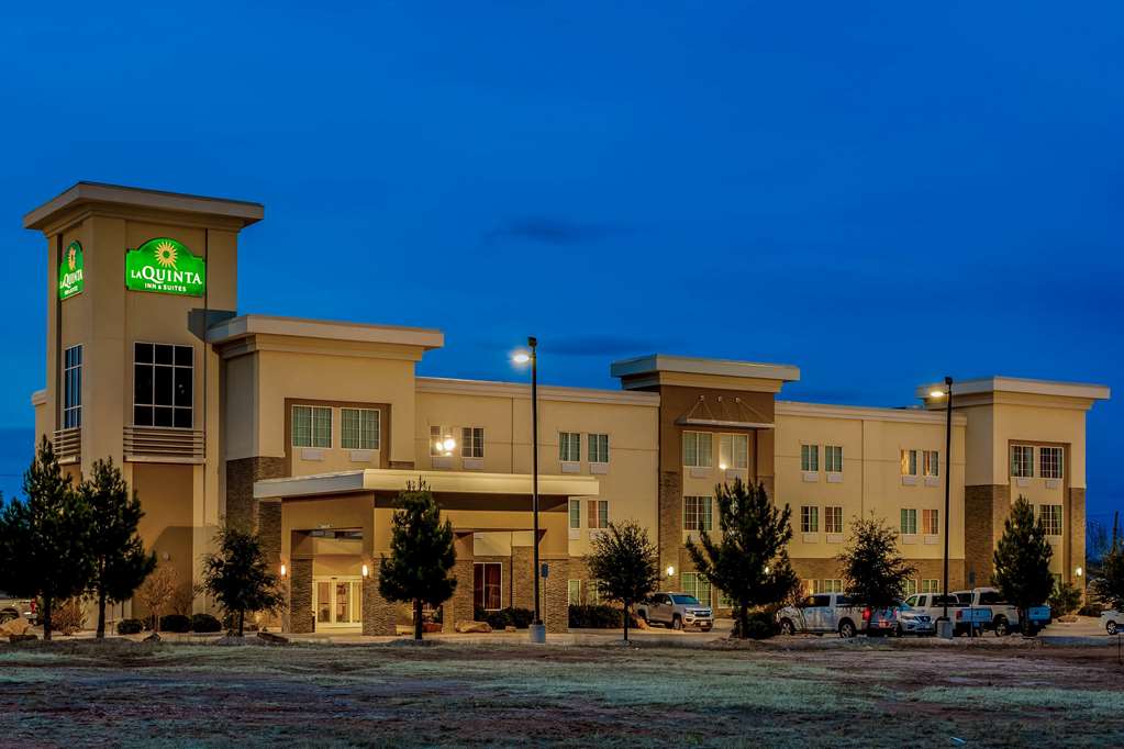 La Quinta Inn & Suites by Wyndham Andrews - photo 4