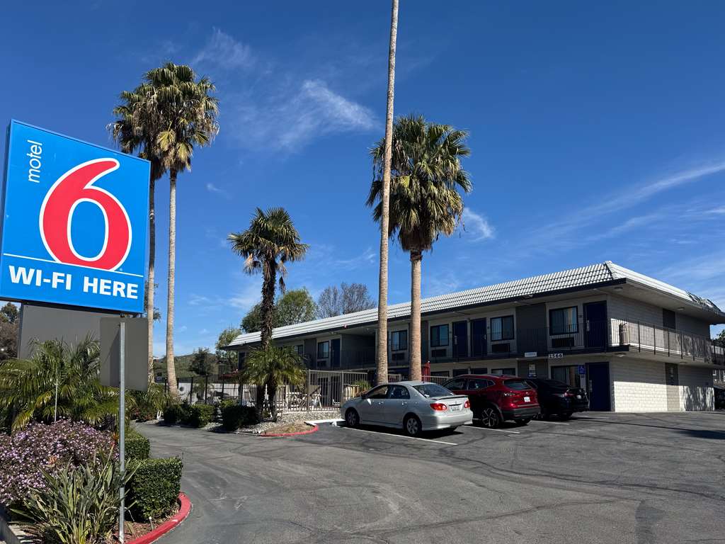 Motel 6 Simi Valley CA - featured photo