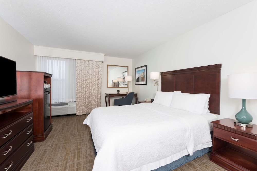 Hampton Inn East Lansing - photo 6