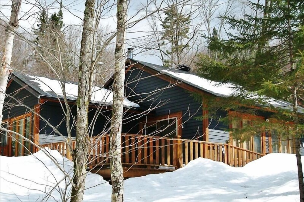 Chalets Alpins 10 A Chemin Alpin — Quebec