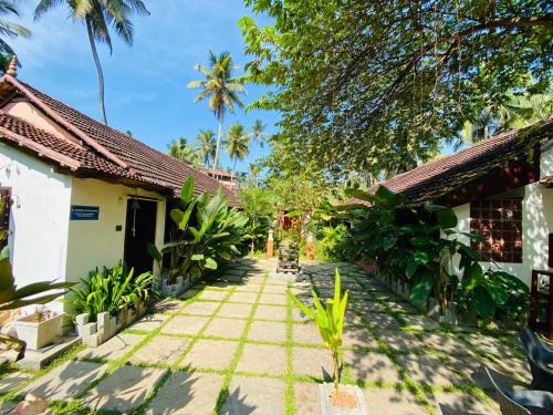 Hotel Holiday Home in Kovalam, India