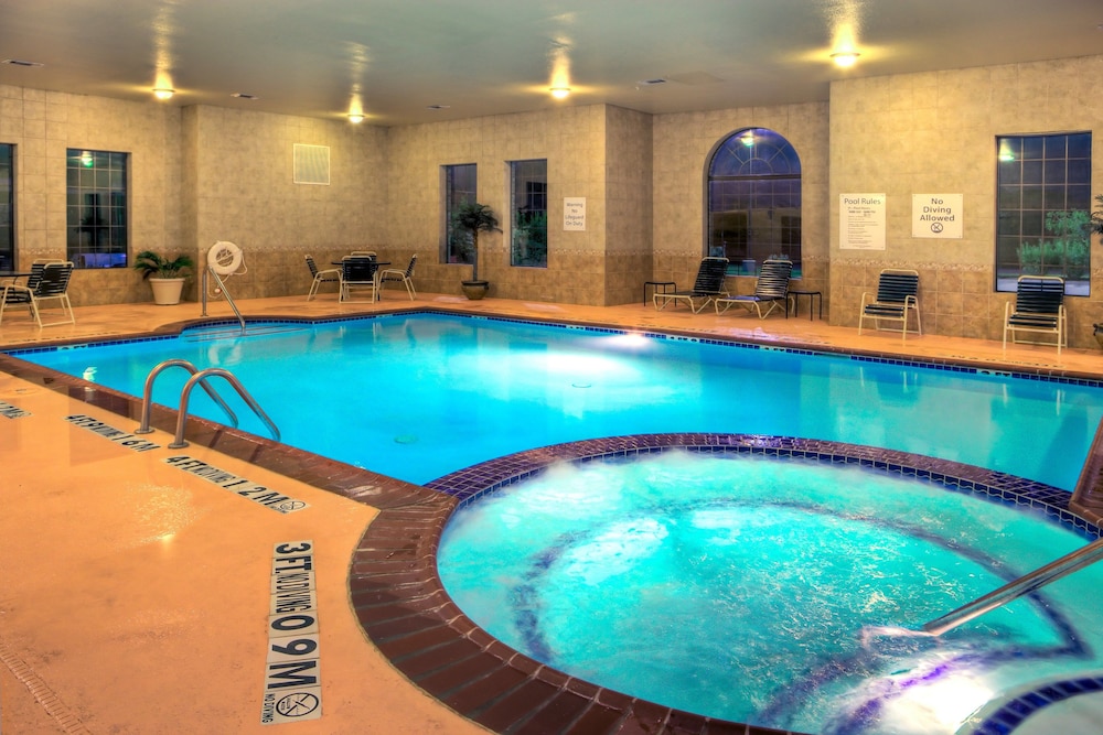 Holiday Inn Express & Suites Granbury by IHG - photo 14