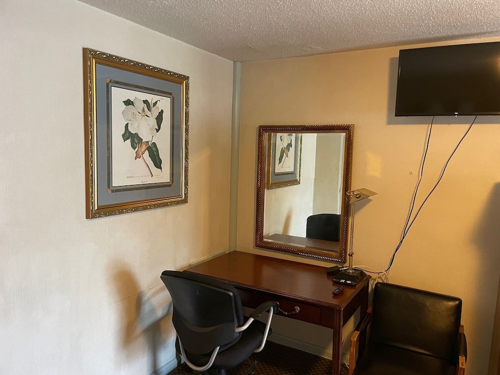 Budget Host Travelers Motel - photo 10