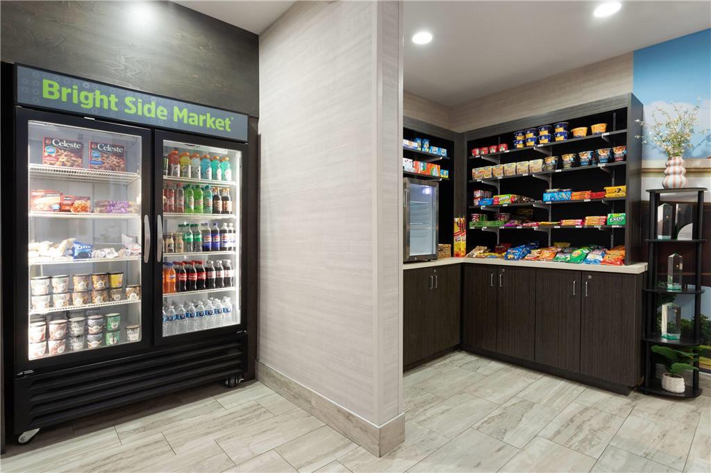 La Quinta Inn & Suites by Wyndham Columbus Edinburgh - photo 39