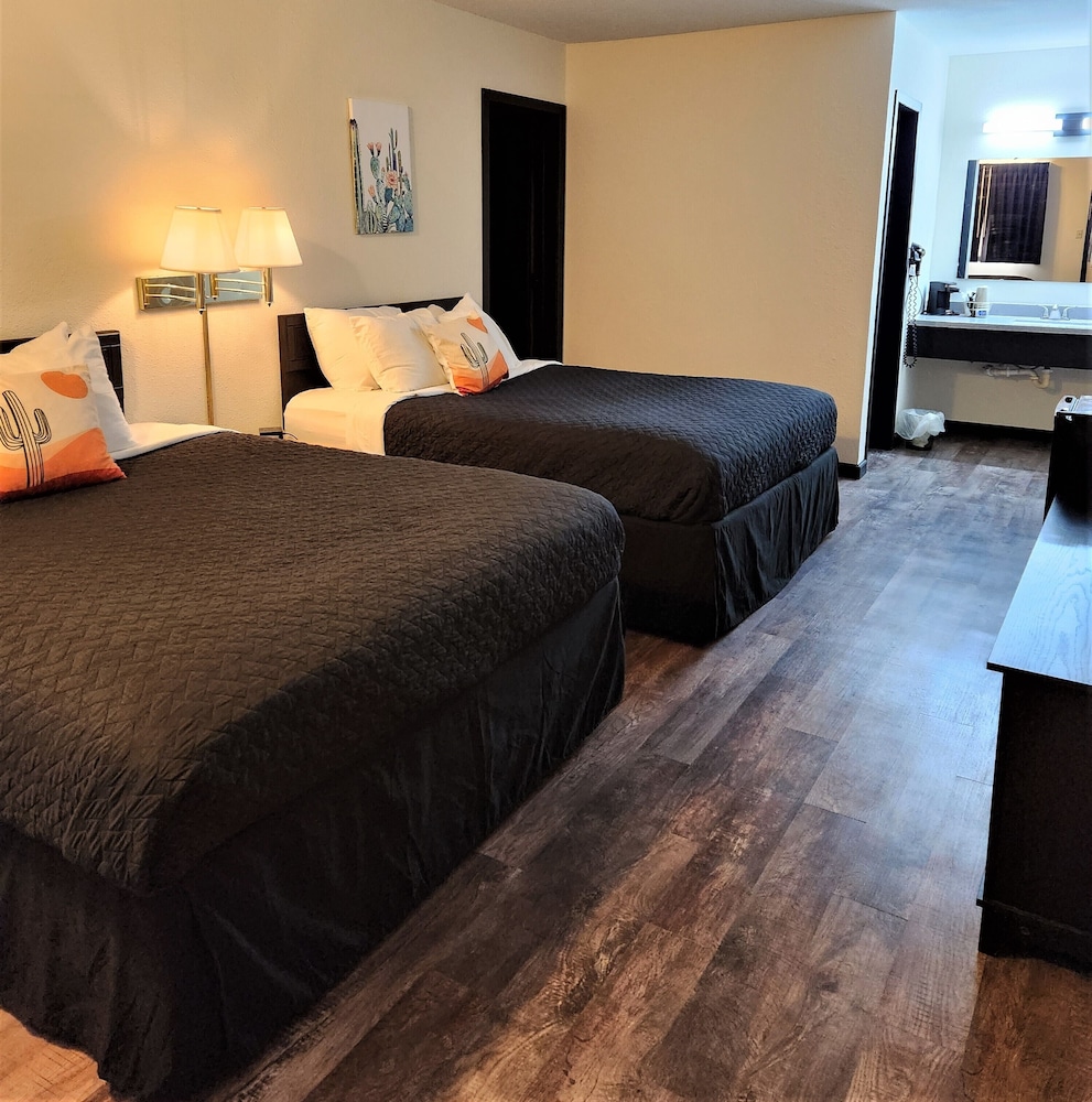 Cactus Inn & Suites - photo 13
