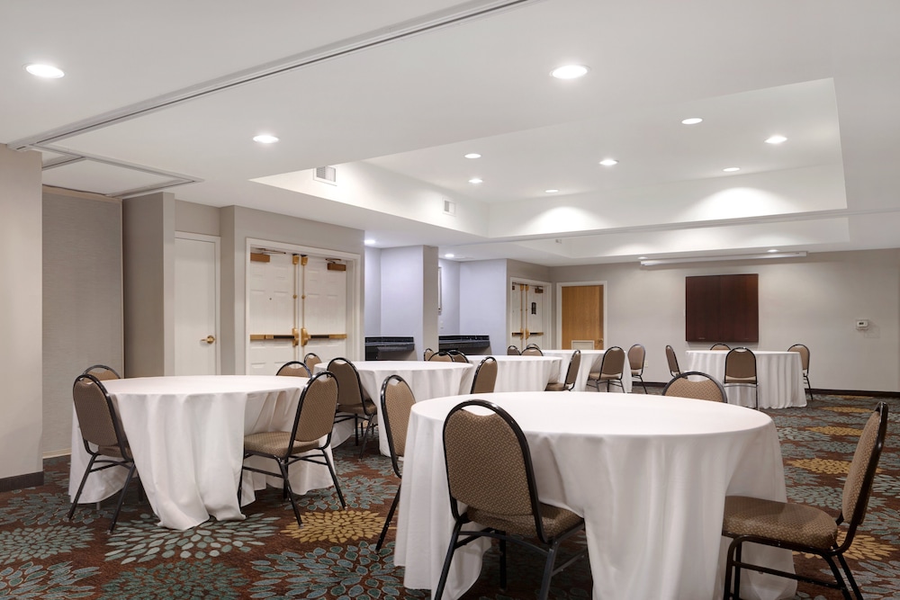 Staybridge Suites Tallahassee by IHG - photo 47