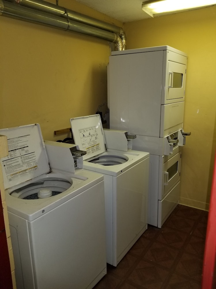 Econo Inn - photo 21