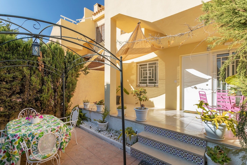 Bahamas Iii Apartment With Free Wifi 22317096 — San Juan De Alicante