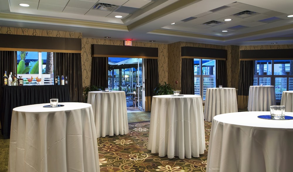 Holiday Inn Resort Orlando Lake Buena Vista by IHG - photo 95