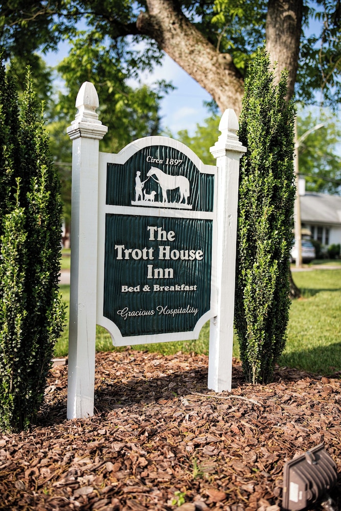 The Trott House Inn - photo 39