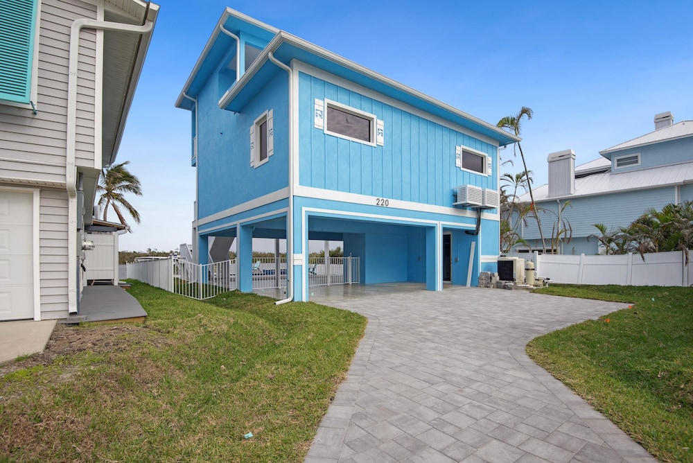 Blue Dolphin View by Sun Palace Vacations in Fort Myers Beach, United States