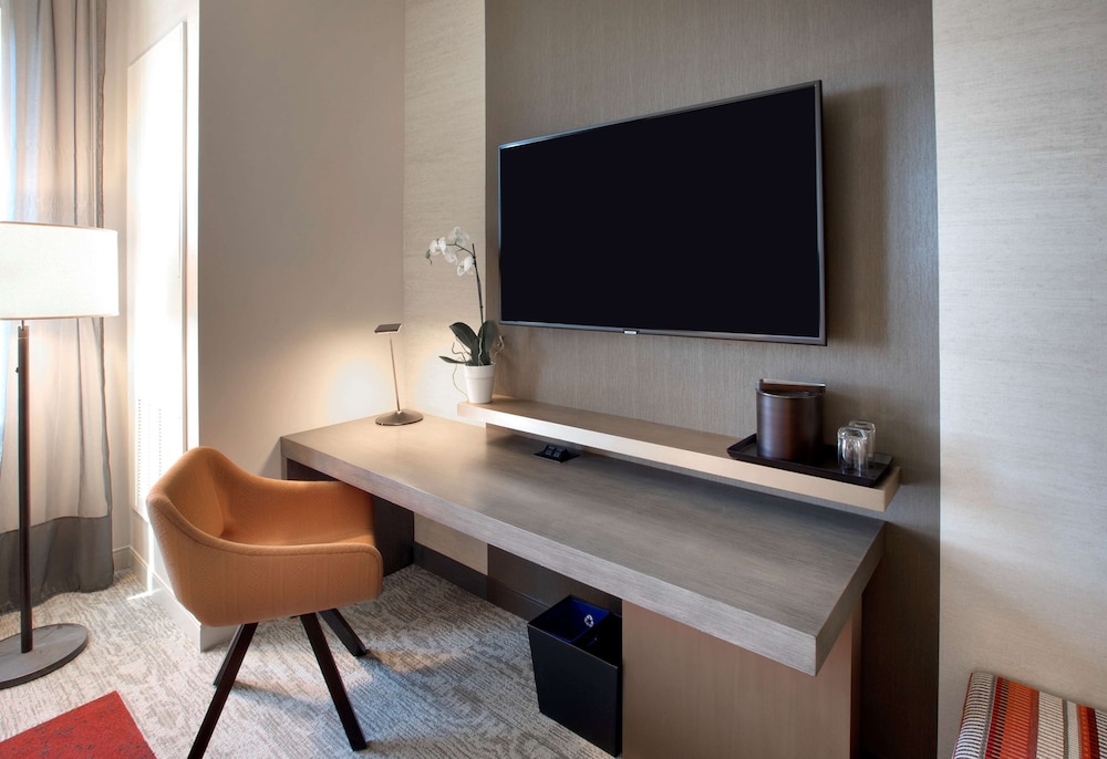 THesis Hotel Miami Coral Gables Curio Collection by Hilton - photo 17