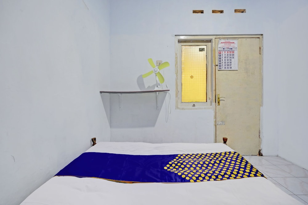 OYO Life 92921 Omaya Kost Syariah — hotel in Jombang