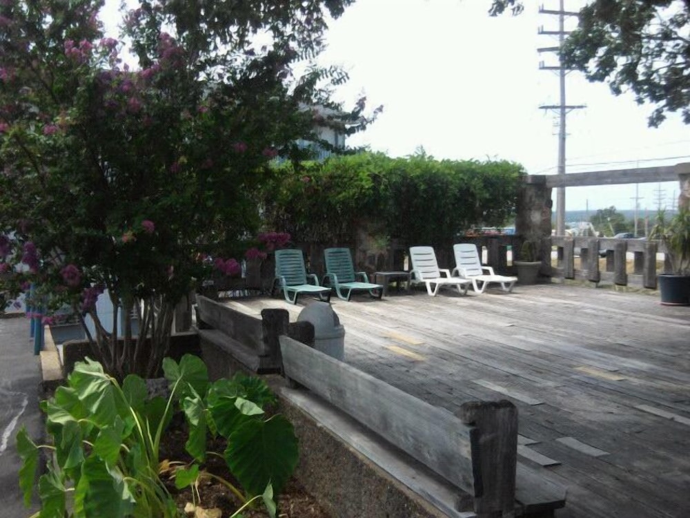 Quails Nest Inn and Suites - photo 38