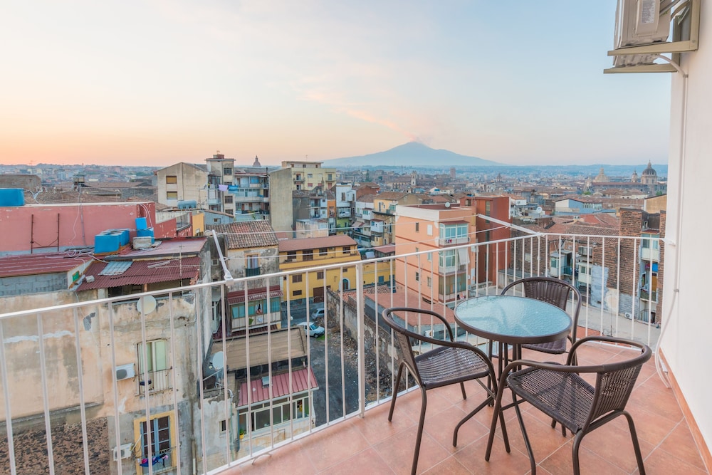 Soffitti Colorati — 4-Star Luxury Hotel in Catania, Italy