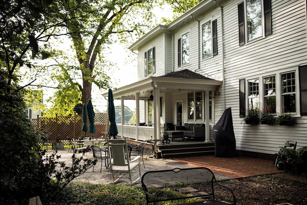 The Trott House Inn - photo 42