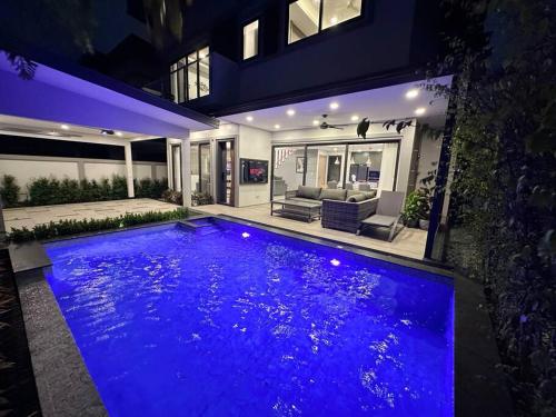Super Luxury 3 Bedroom Private Pool Villa with Jacuzzi Near 711 10 minutes to Walking Street and Pattaya Beach MT6 — 4-Star Luxury Hotel in Pattaya, Thailand
