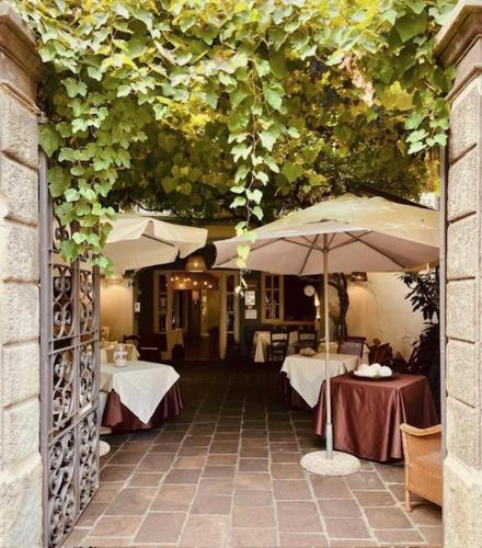 Albergo Commercio Ristorante Mas cì in Clusone, Italy