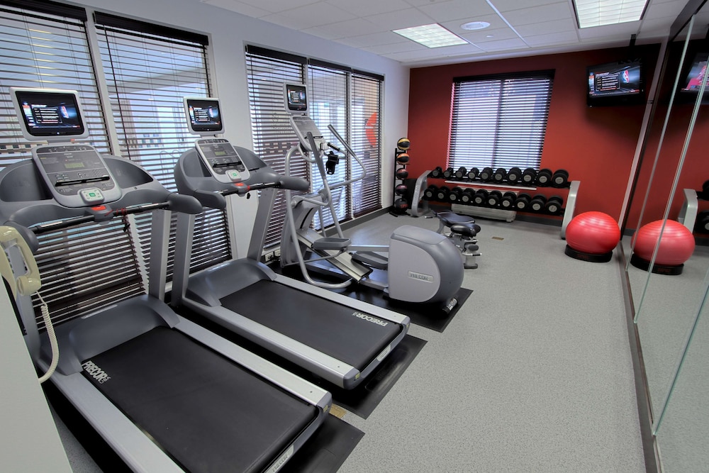Hilton Garden Inn Westbury - photo 26