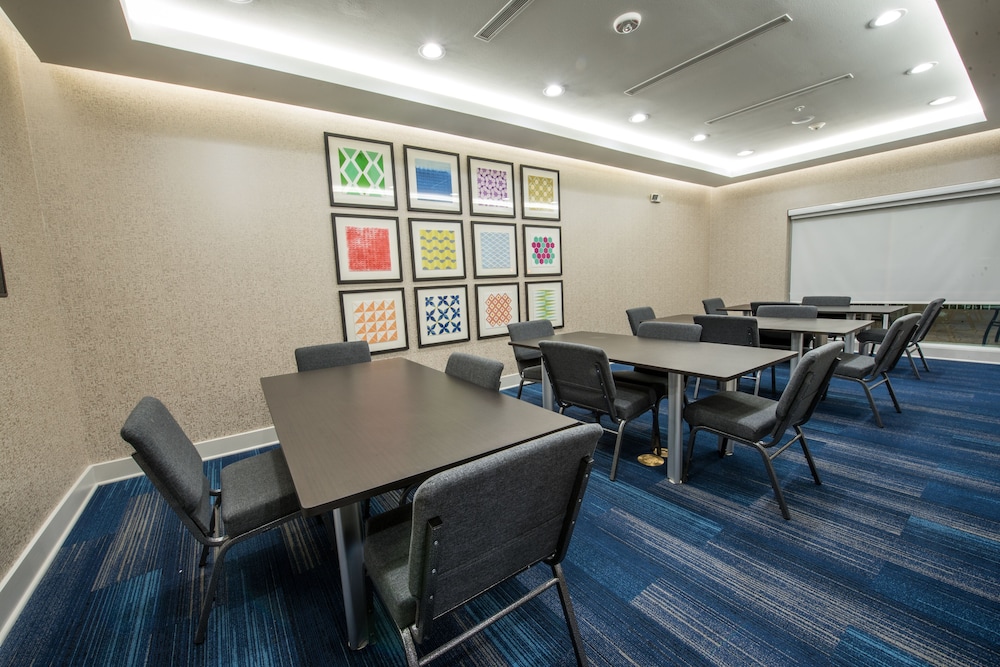 Holiday Inn Express & Suites Lake Charles South Casino Area by IHG - photo 101