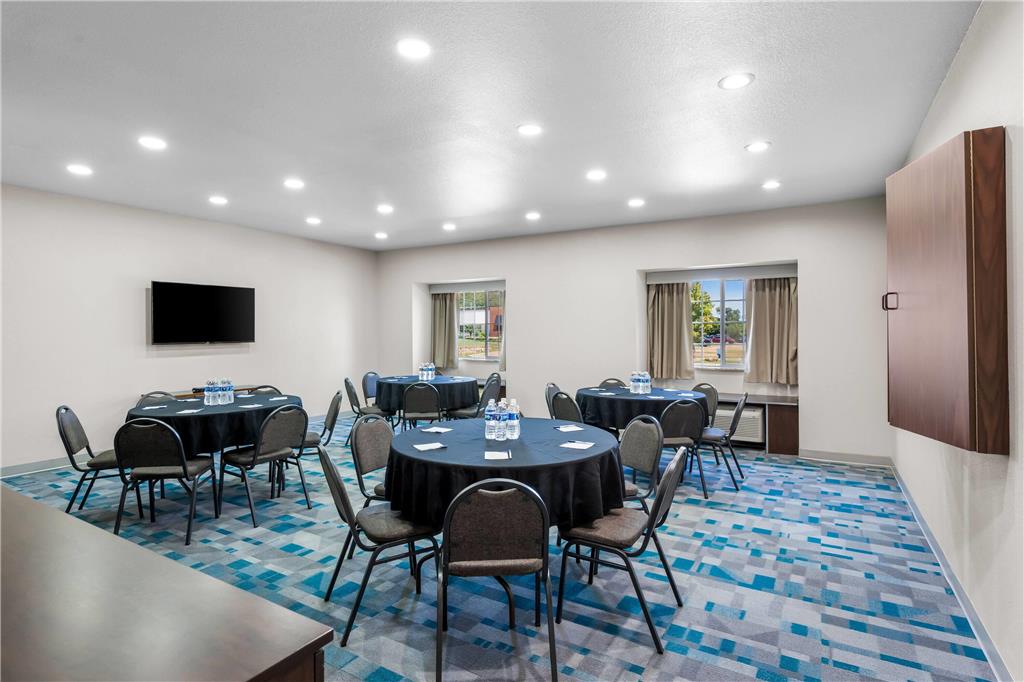 Microtel Inn & Suites by Wyndham Conway - photo 34