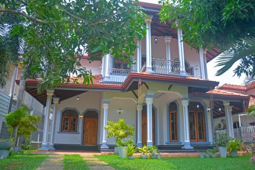 Elisach Serenity House 4 BHK Villa in Sri Lanka near to Airport — 4-Star Luxury Hotel in Negombo, Sri Lanka