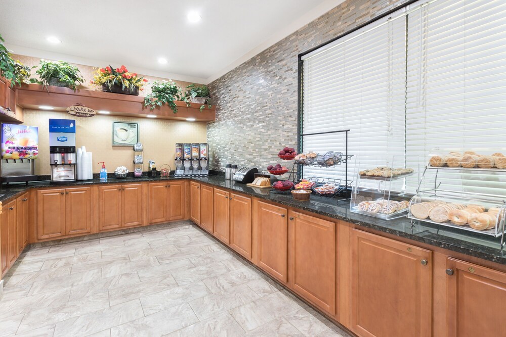 Ramada by Wyndham Asheville Southeast - photo 42