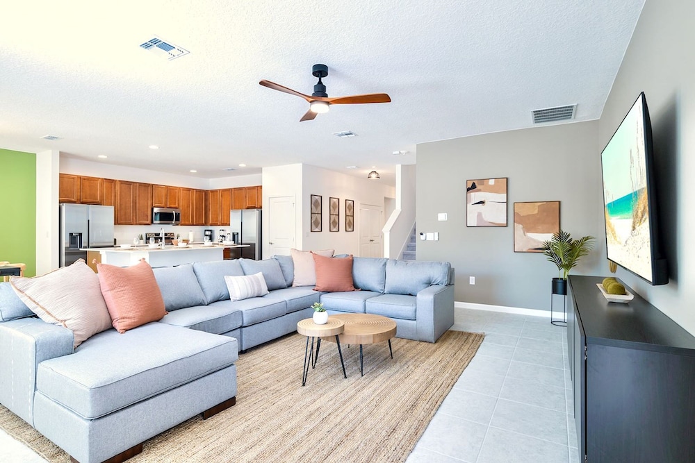 8BR Resort Home with Games Room and BBQ - photo 8