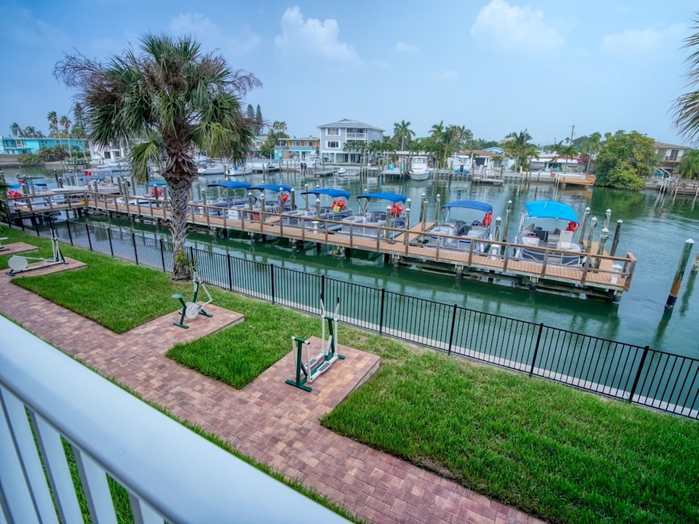 Treasure Island Hotel and Marina - photo 29