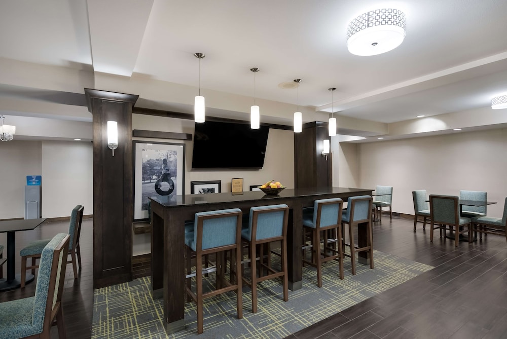 Hampton Inn Marshall - photo 24