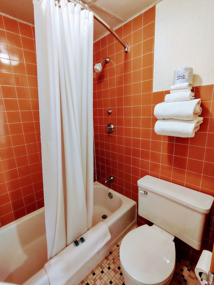 The Mid Town Motel - photo 16