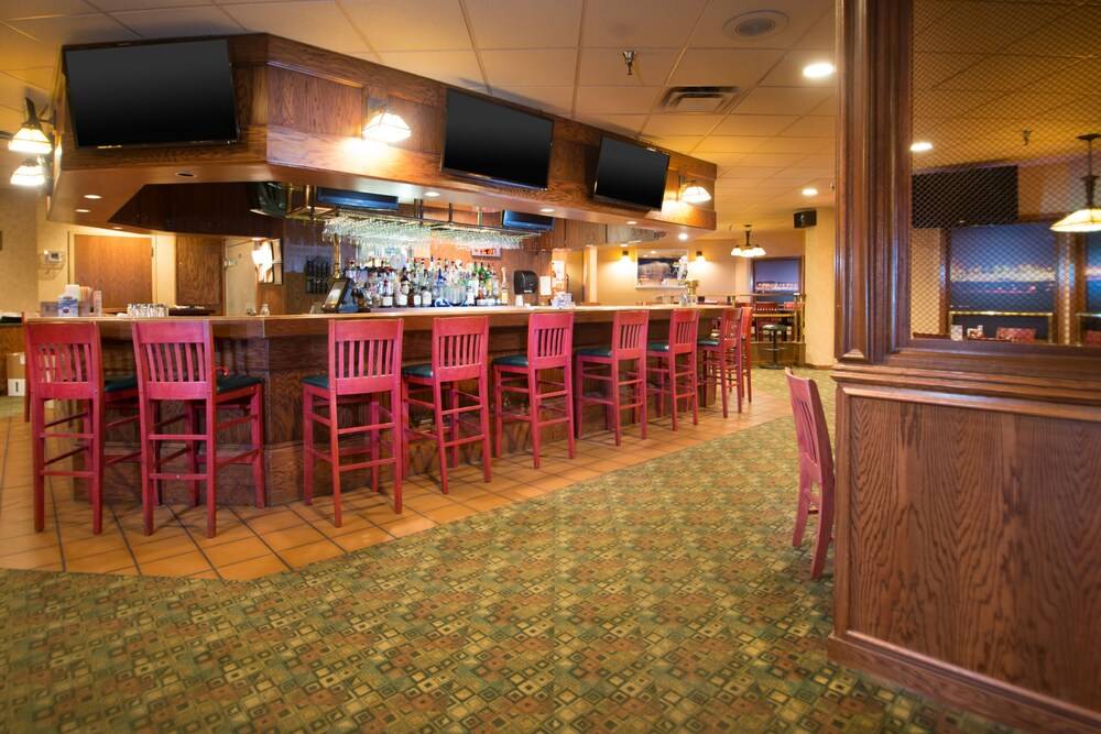 Crossroads Hotel at Huron Event Center - photo 18