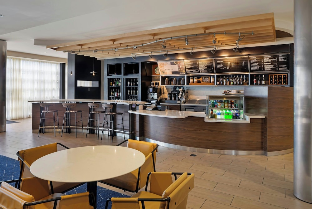 Courtyard by Marriott Long Beach Airport - photo 43