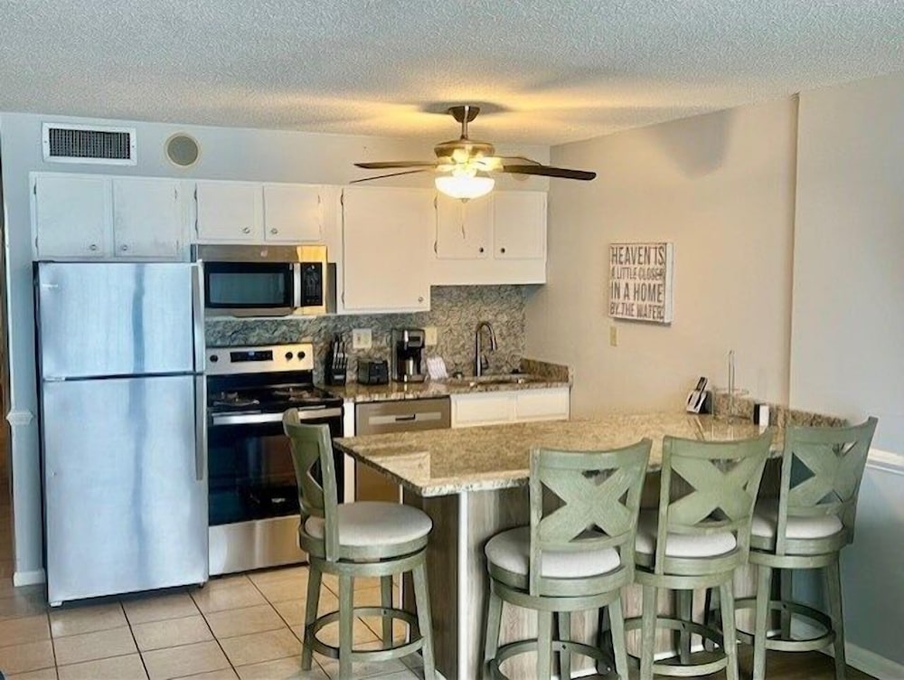 Royal Garden Resort 504 2 Bedroom Condo by RedAwning - photo 7