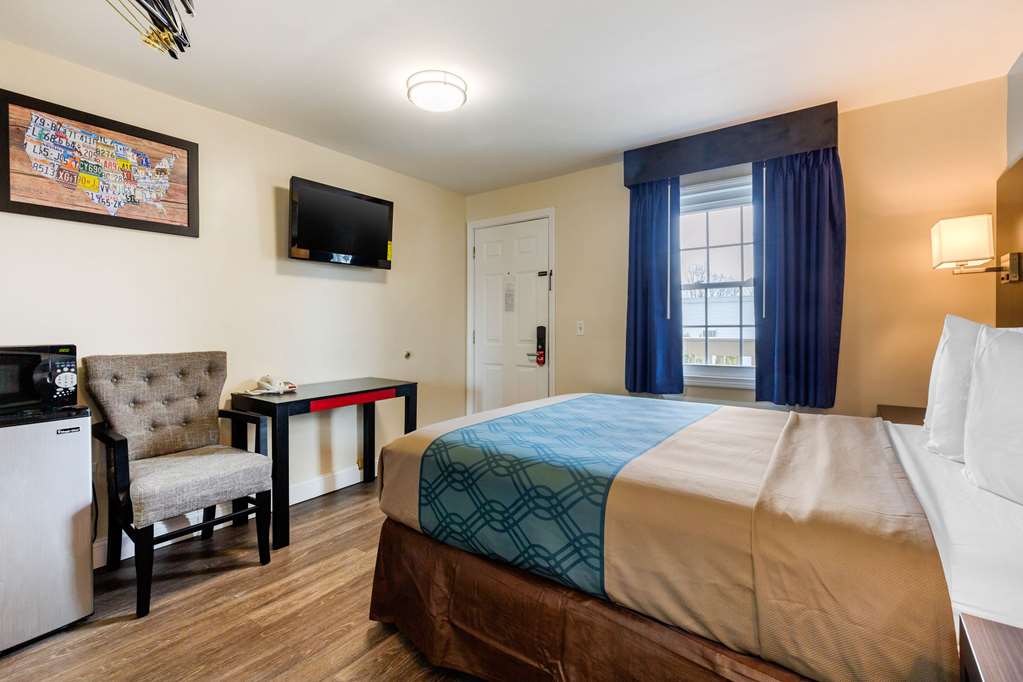 Econo Lodge West Yarmouth on Cape Cod - photo 15