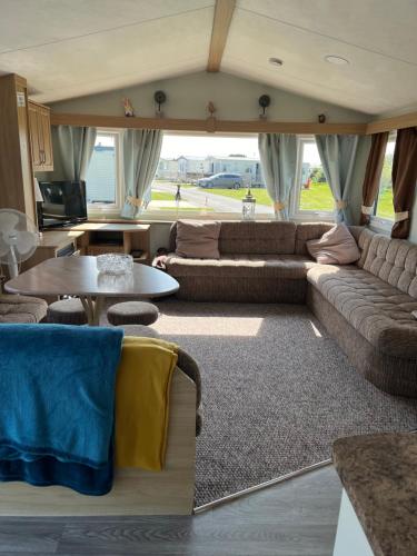 Meadow lakes golden palm resort in Chapel Saint Leonards, United Kingdom