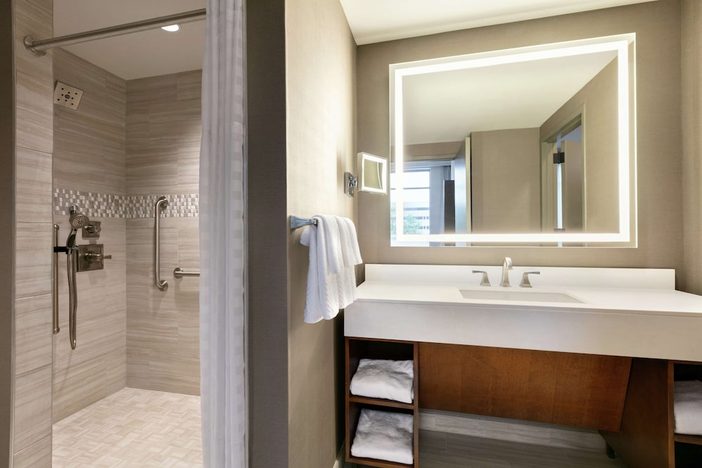 Embassy Suites by Hilton Berkeley Heights - photo 32